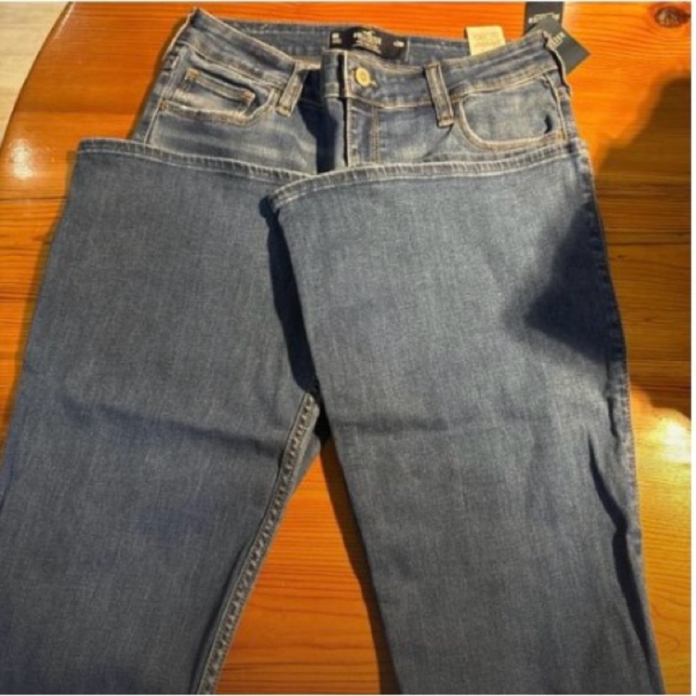 Hollister Women's Straight Leg Jeans in Blue